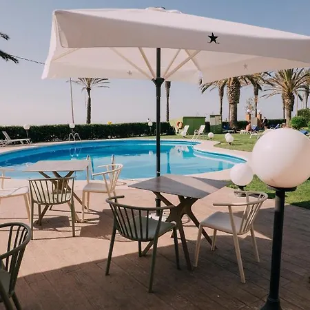 Subur Maritim Отель 4*