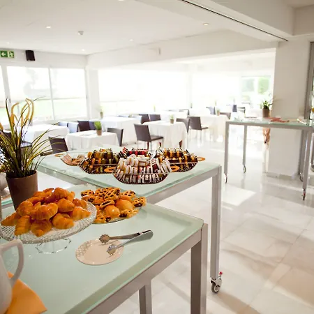 Отель Subur Maritim Сиджес